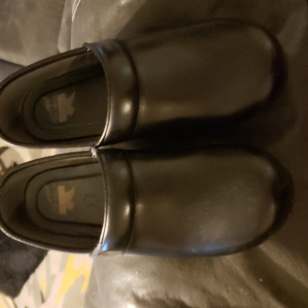 Sz 40 Ladies Danako Clogs